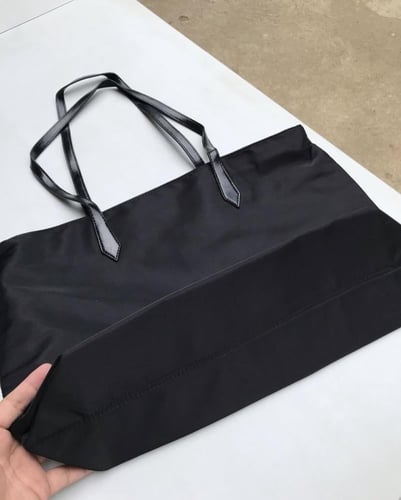 حقيبة فيكتوريا سيكريت اسود VICTORIAS SECRET