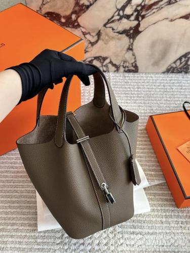 Hermès - Picotin 18 Clemence حقيبة دلو هرمز (كاكي غامق)