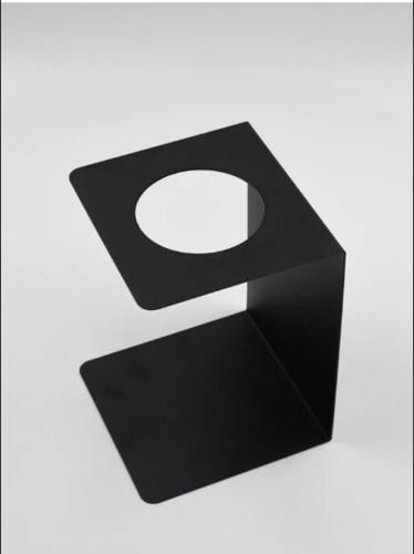 حامل اقماع اسود