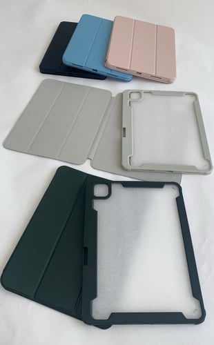 كفر ايباد شفاف مع غطاء مغناطيسي (قطعتين)