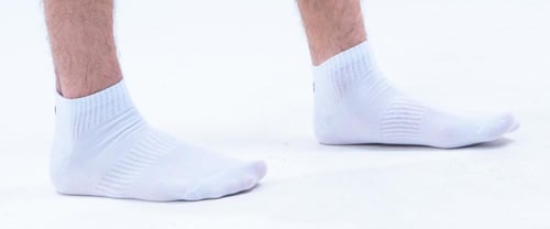 شرّاب رياضي قصير - أبيض