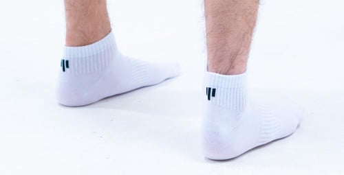 شرّاب رياضي قصير - أبيض