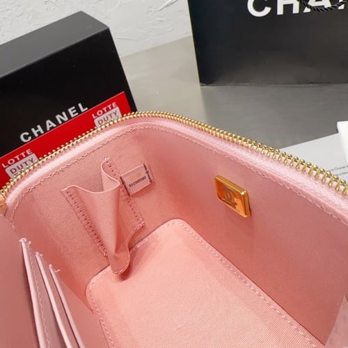 Chanel vanity pink with mirror