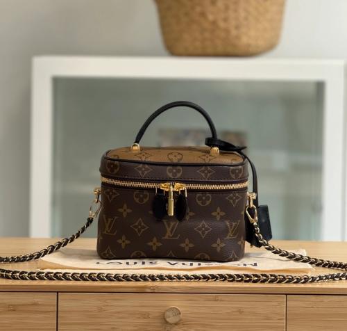 Lv vanity bag pm