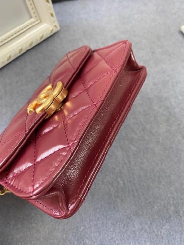 Mini Chanel burgundy bag