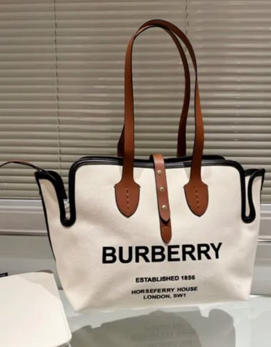 Burberry tote