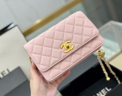 Chanel woc