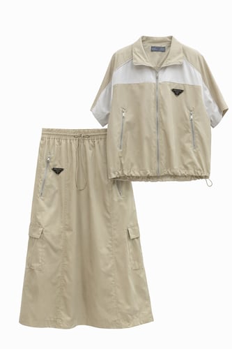 Prada beige skirt set size m تسليم فوري