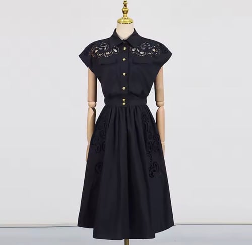 Valentino navy set size M تسليم فوري