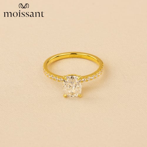 خاتم 2.09 قيراط Cushion solitaire with hidden halo...