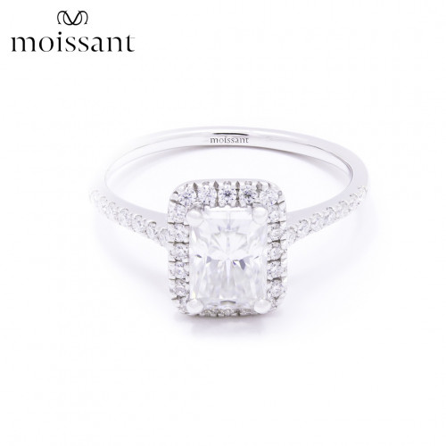 خاتم 1.47 قيراط Cushion halo مع 34 حجر جانبي