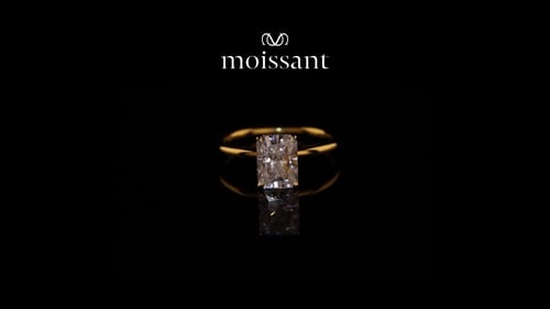 خاتم 2.06 قيراط Radiant solitaire with hidden halo...