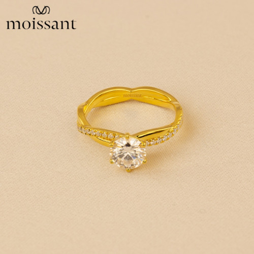 خاتم 1.16 قيراط Round solitaire with side stones م...