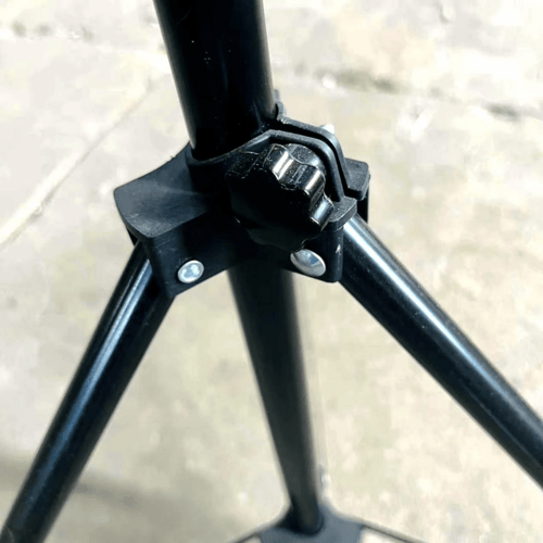 شاشة عرض بروجكتر محمولة مع حامل – مقاس 72 بوصة