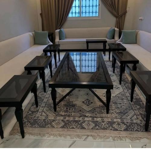 طقم طاولات خدمة