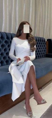 فستان اسود او ابيض تسليم فوري