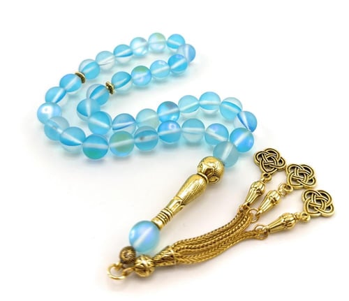 سبحة حجر الكريستال الازرق الفاتح