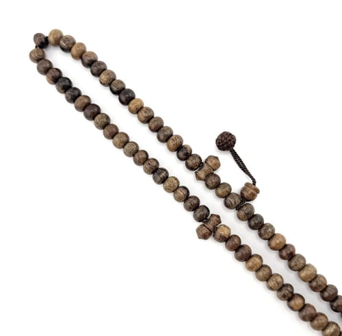 مسبحة خشب العود الطبيعي