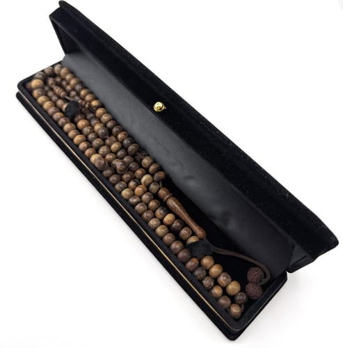 مسبحة خشب العود الطبيعي