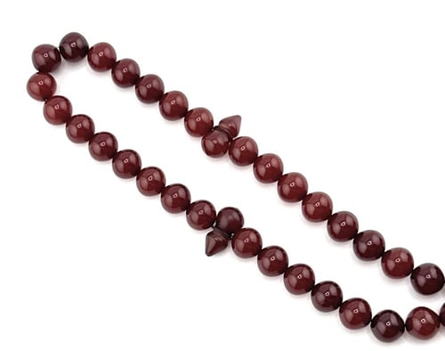 سبحة مسك الغزال ( اللون الأحمر الداكن)