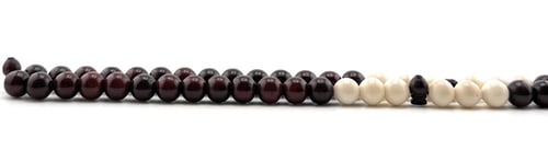 سبحة خشب جوز الكوك المزينة بحبات شبيهة العاج