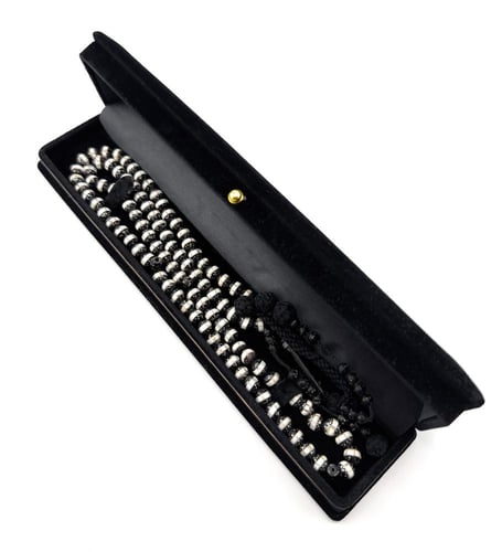 سبحة المرجان الاسود المطعمة بالعاج والفضة