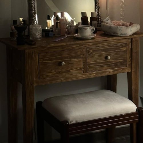 تسريحة او مكتب خشب معتق