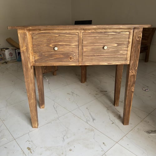 تسريحة او مكتب خشب معتق