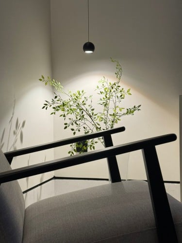 إنارة معلقة بطول ٢ متر متحركة