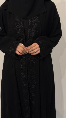 "عباية رقم (105)"