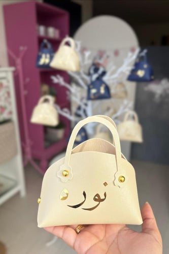 شنطة بناتية مع كتابة الاسم