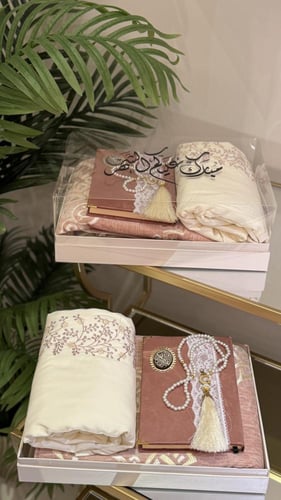 طقم صلاة وردي