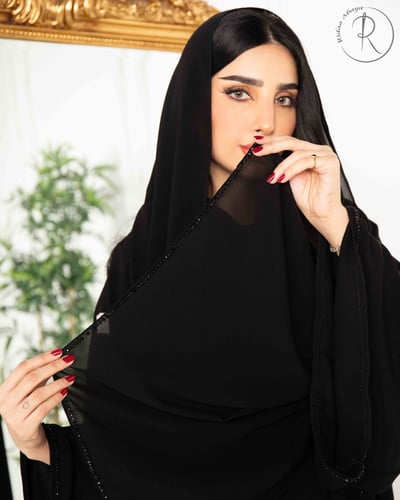 عباية اكمام واسعه R25