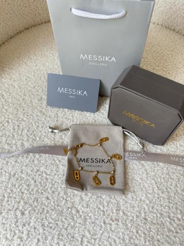 Women's bracelet
