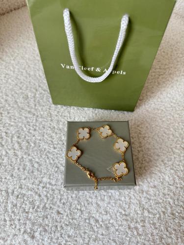 Women's bracelet