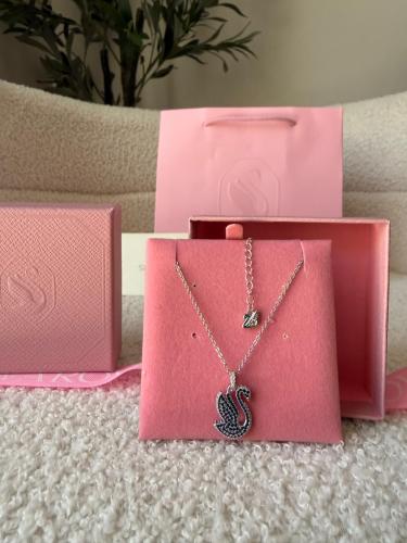 Women's necklace