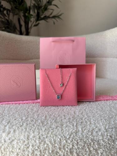 Women's necklace