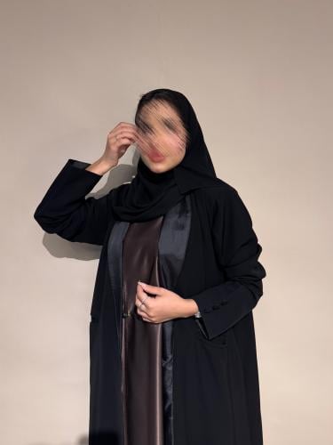 عباية بليزر سوداء بفستان داخلي بني Z6103