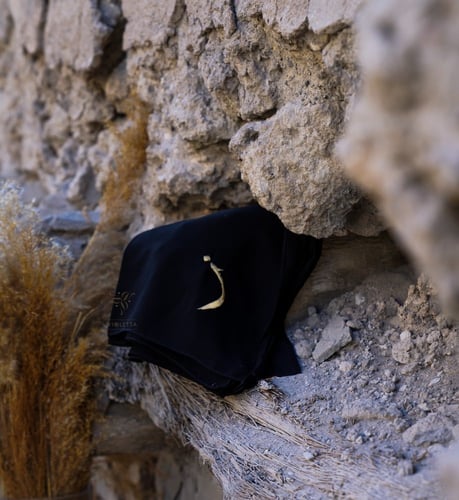 طرحة سوداء مطرزة بحرفك - Z760