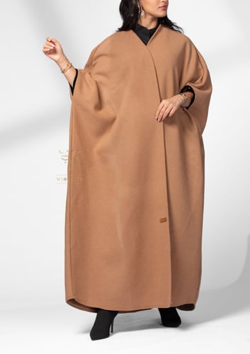 عباية باللون الجملي شتوية بقصة البشت Z6088