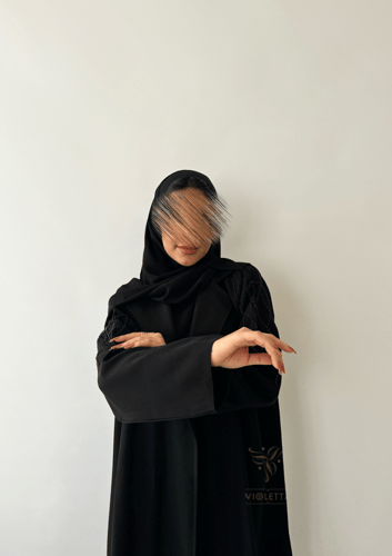 عباية سوداء مطرزة بشك خرزي z6041