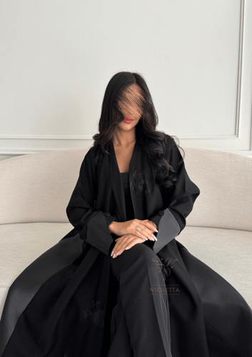 بكج عباية كريب سوداء مطرزه و فستان تحت العباية- 61...