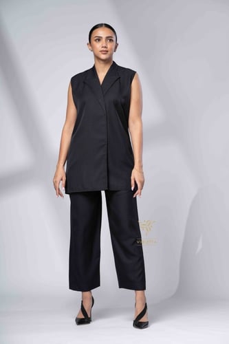 طقم قطعتين رسمي أسود تحت العبايةZ9024