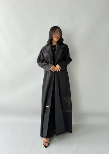 عباية سوداء بتطريز لؤلؤي أسود Z6068