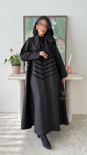 عباية سوداء ربع كلوش بقماش الجاكار- 6197