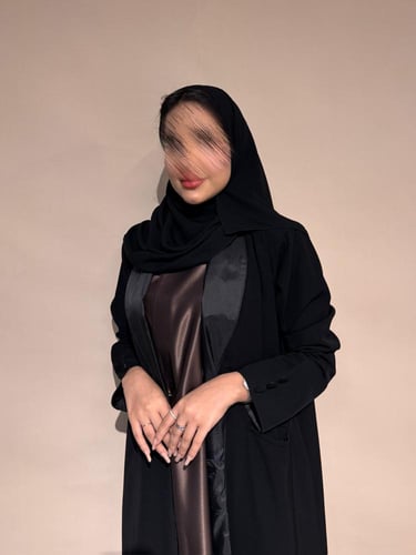 عباية بليزر سوداء بفستان داخلي بني Z6103