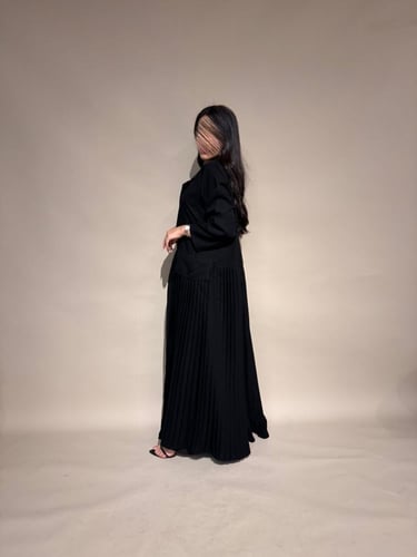 عباية رسميّة بكسرات وحزام خارجي Z6083