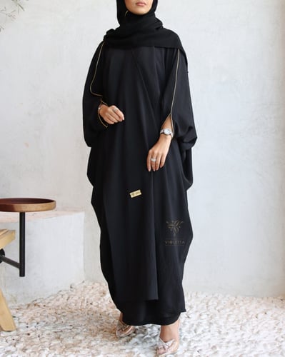 عباية بشت سوداء بقيطان ذهبية z6020