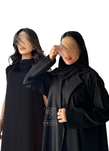 بكج عباية سوداء مطرزة بشك خرزي و فستان تحت العباية...