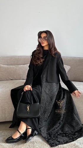 عباية سوداء ترنش كوت بقماش الجاكار بفست بقماش مني...